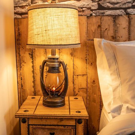 Cornish Tin Mine Themed Apartment เซนต์ออสเทลล์ ภายนอก รูปภาพ