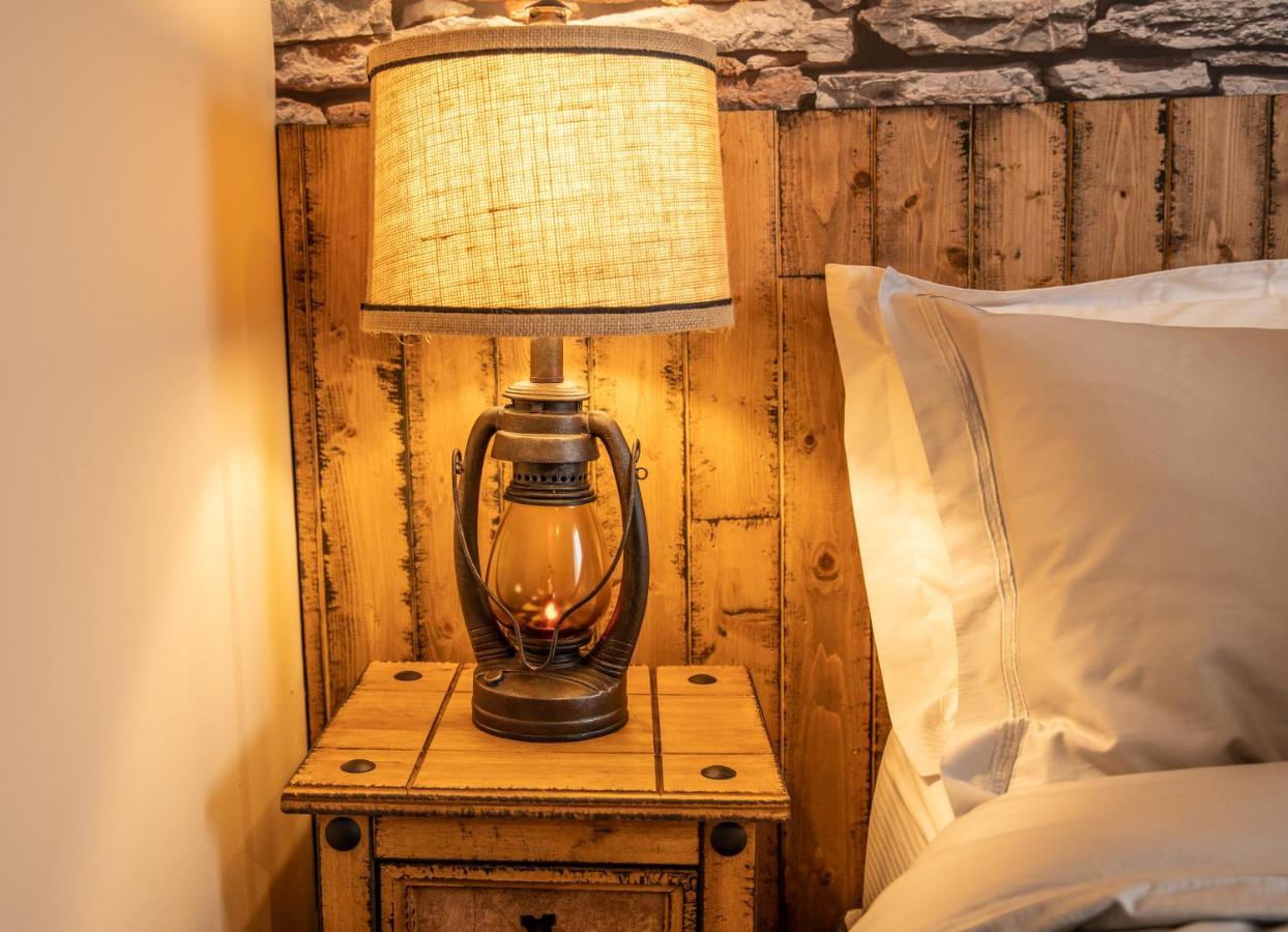 Cornish Tin Mine Themed Apartment เซนต์ออสเทลล์ ภายนอก รูปภาพ