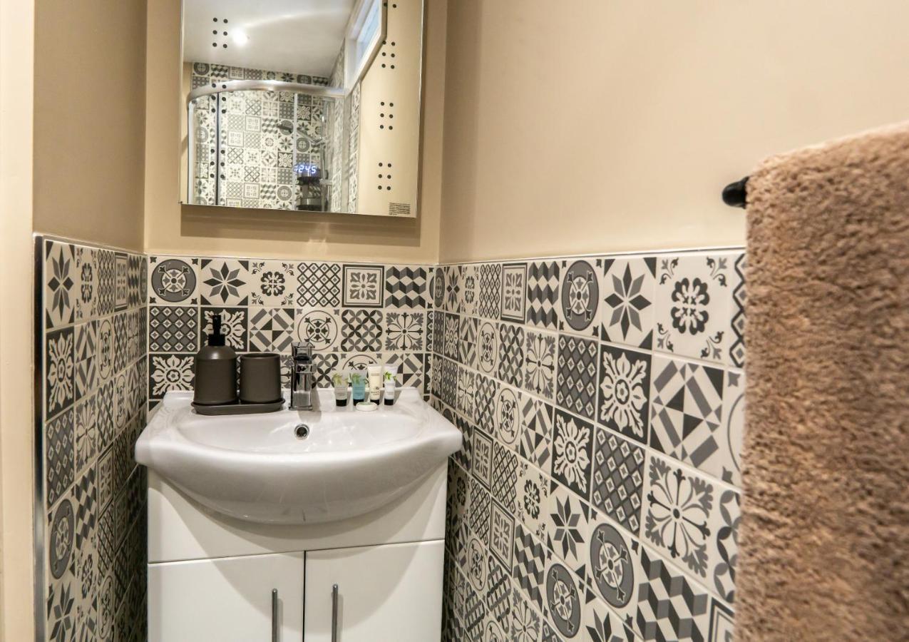 Cornish Tin Mine Themed Apartment เซนต์ออสเทลล์ ภายนอก รูปภาพ